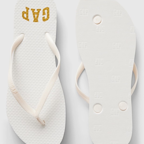 NWT GAP Logo Flip Flops  Color: Bright White  SIZE 7 - Picture 4 of 4